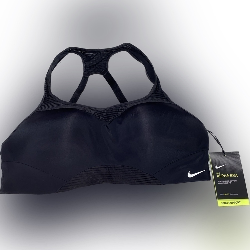 Women’s Nike sport bra size large (cup sizes A to C) NWT